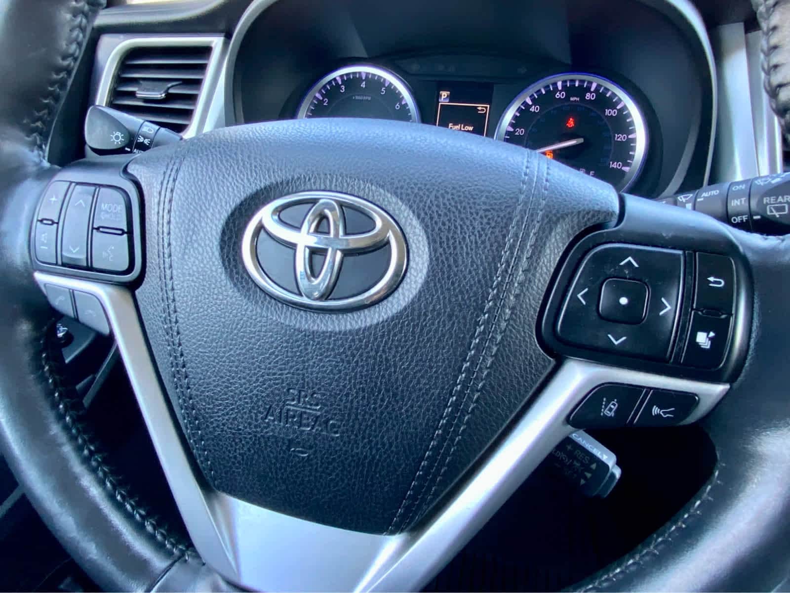 Thumbnail: 2018 Toyota Highlander - 45
