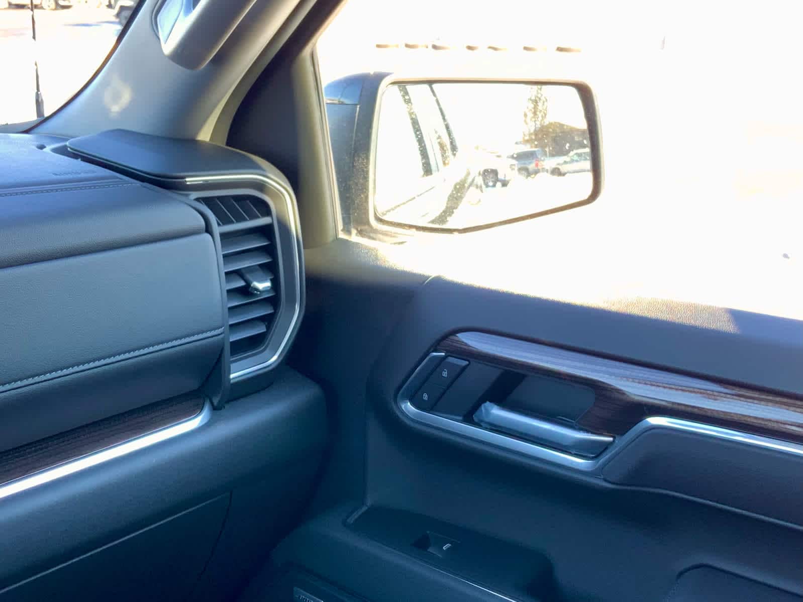 Thumbnail: 2026 Chevrolet Silverado 1500 - 37