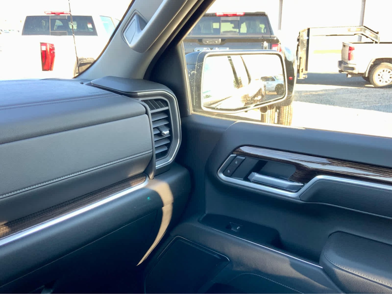 Thumbnail: 2026 GMC Sierra 1500 - 40