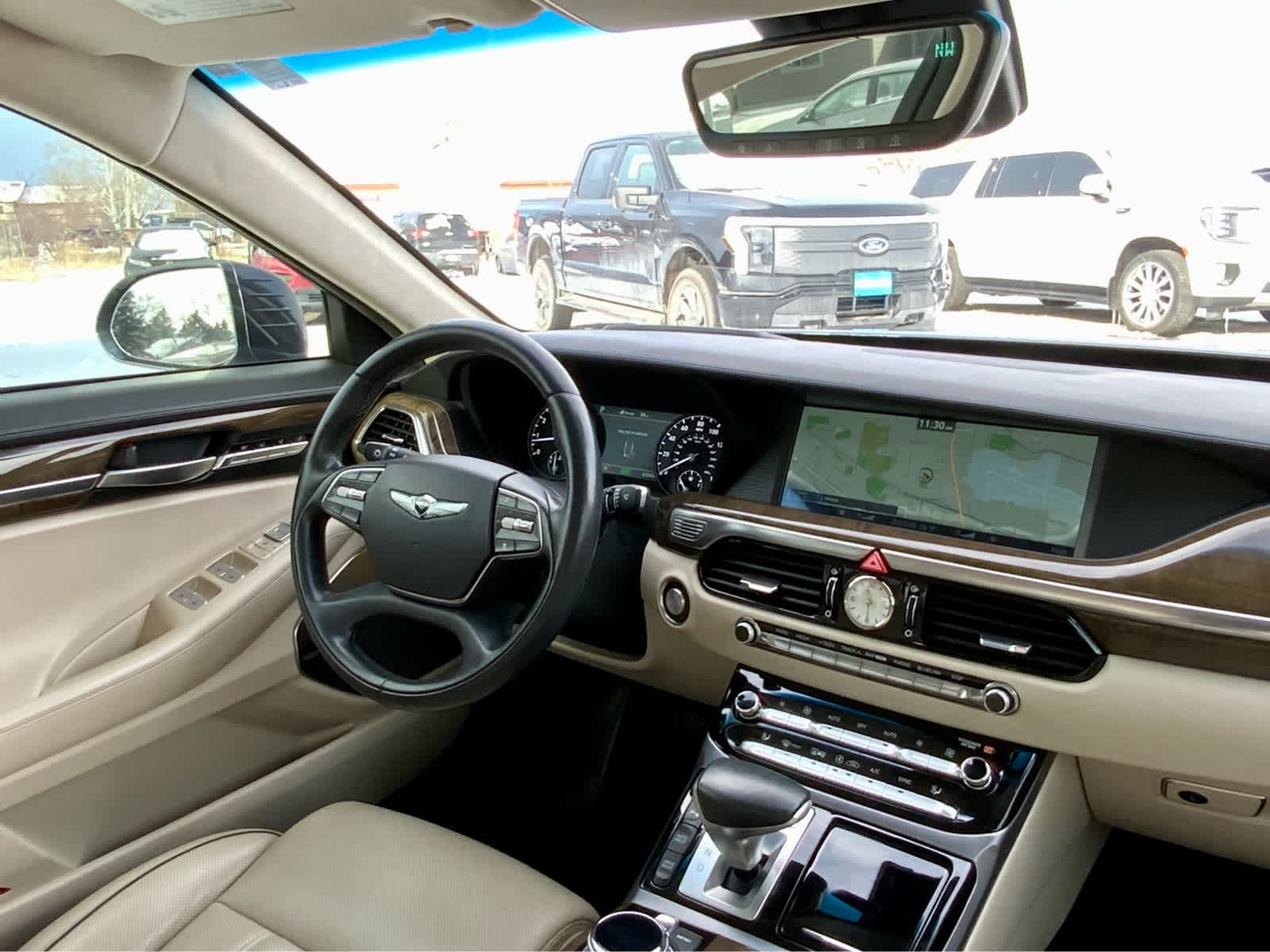 Thumbnail: 2017 Genesis G90 - 37