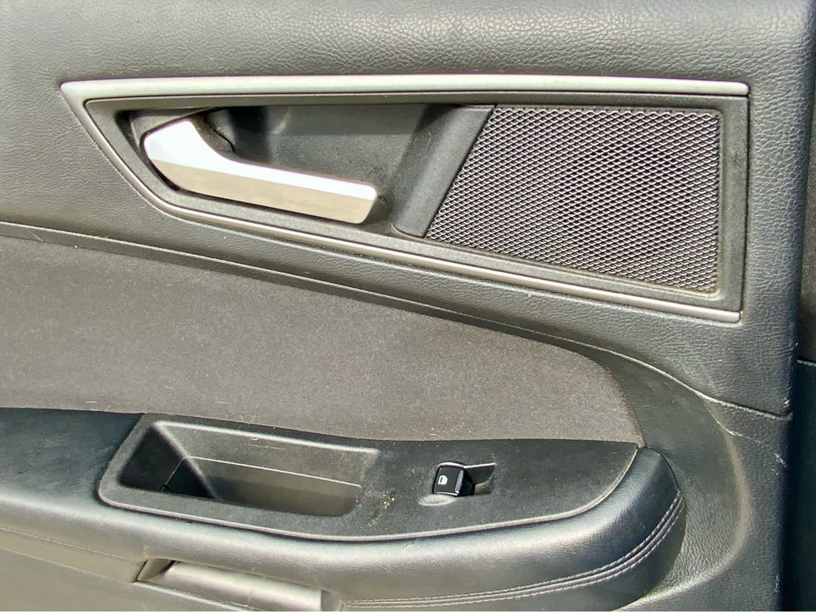 Thumbnail: 2015 Ford Edge - 43