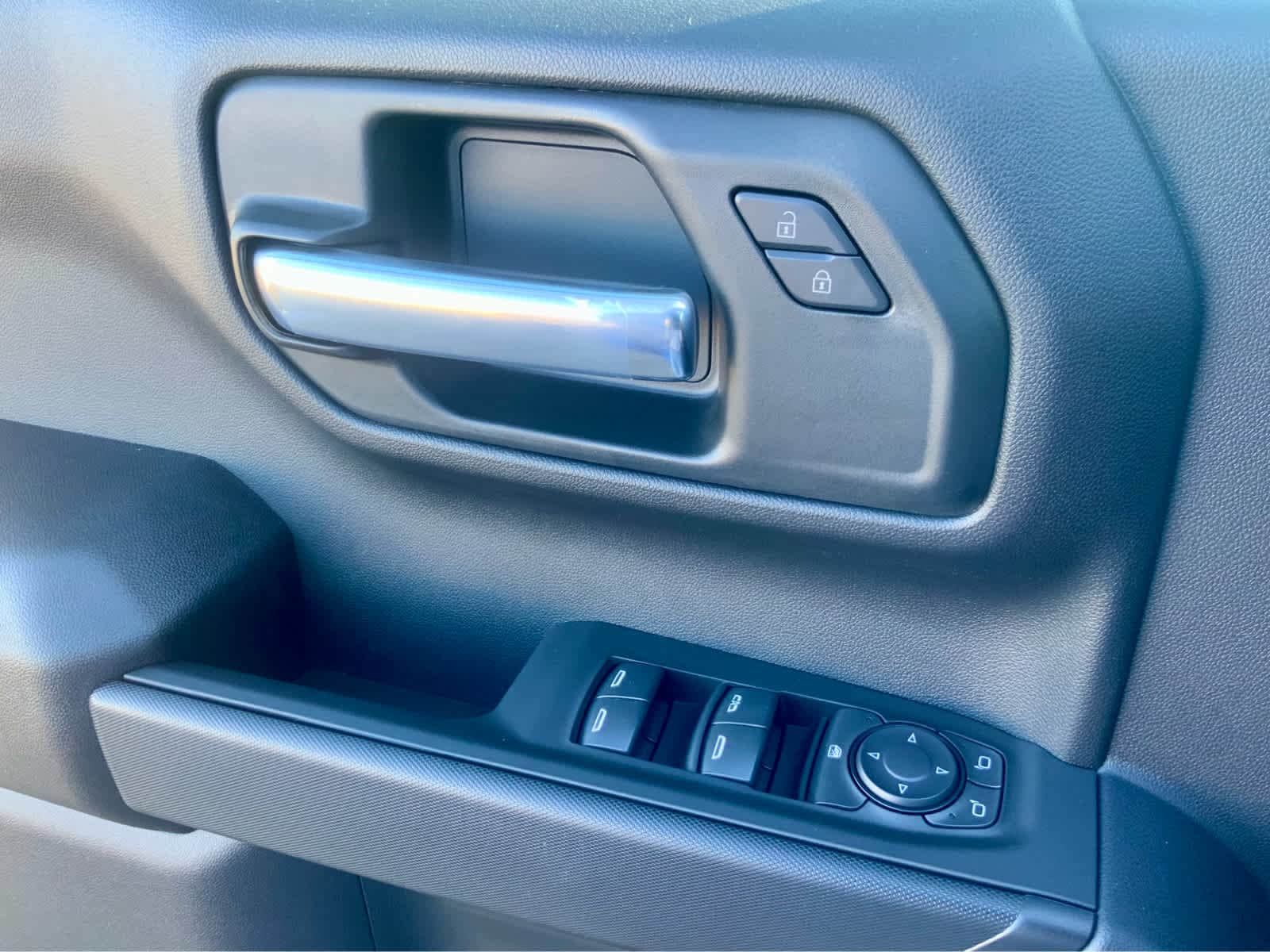 Thumbnail: 2026 Chevrolet Silverado 1500 - 32