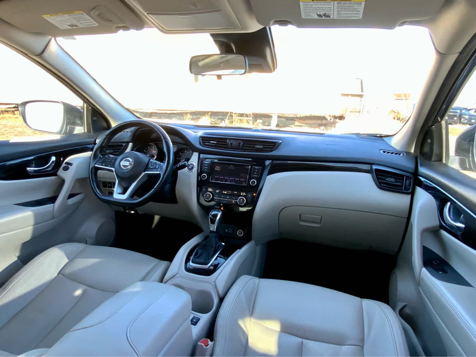 Thumbnail: 2022 Nissan Rogue Sport - 33