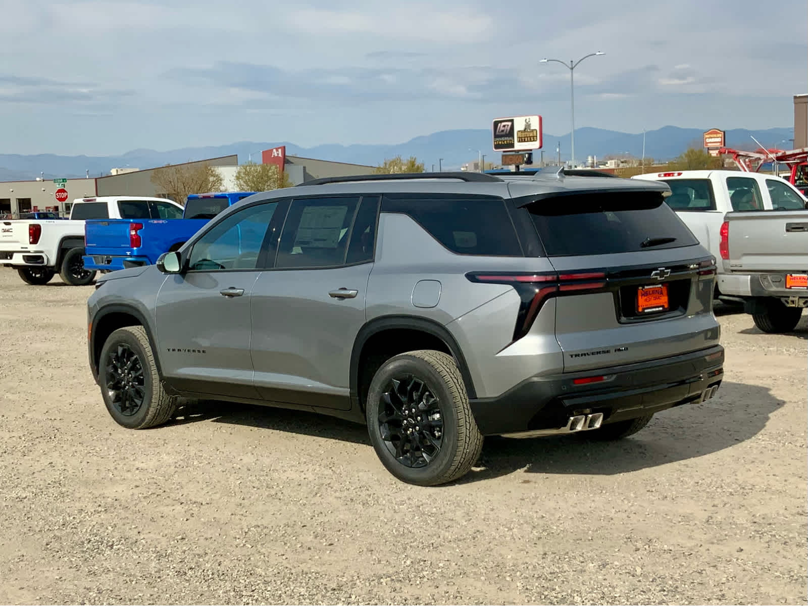 Thumbnail: 2026 Chevrolet Traverse - 3