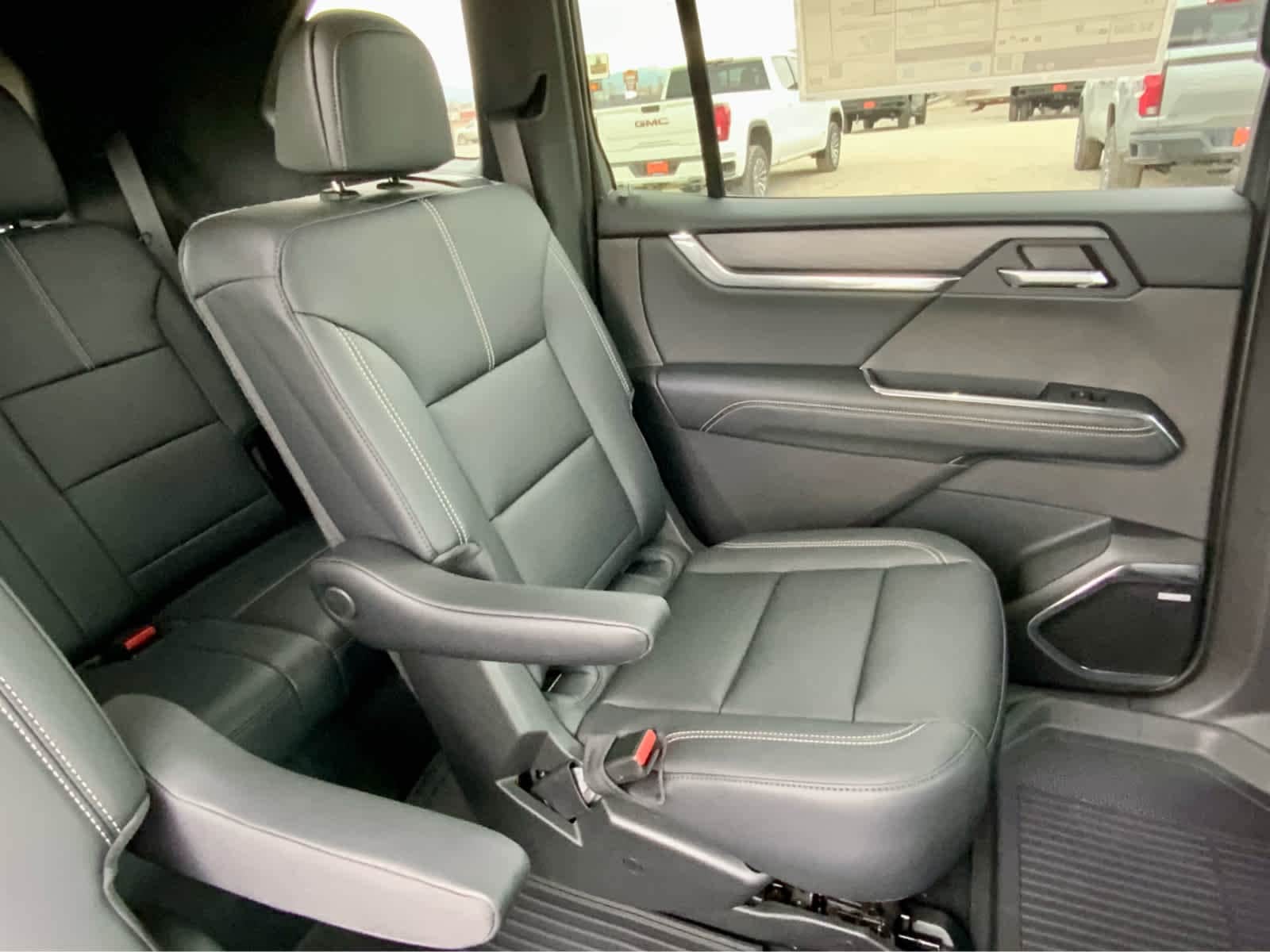 Thumbnail: 2026 GMC Acadia - 30