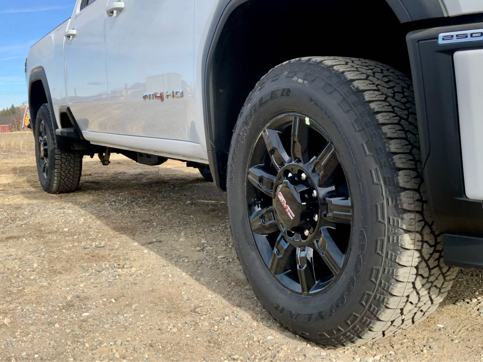 Thumbnail: 2026 GMC Sierra 2500 - 18