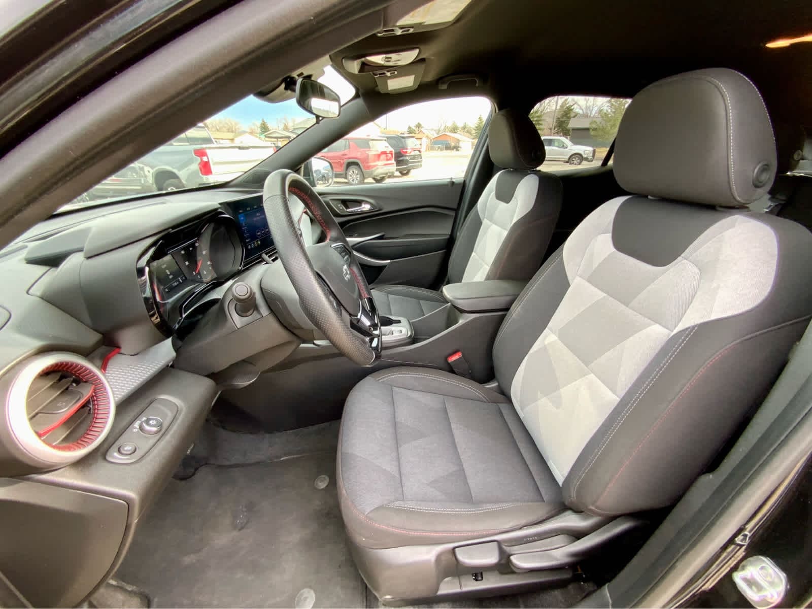 Thumbnail: 2025 Chevrolet Trax - 20