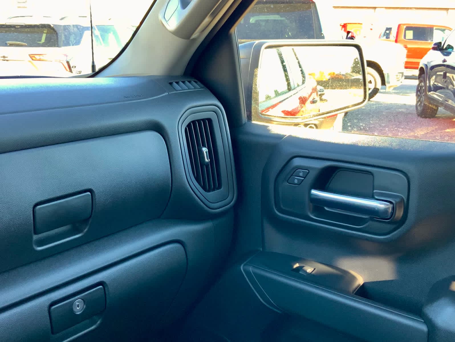 Thumbnail: 2026 Chevrolet Silverado 1500 - 42