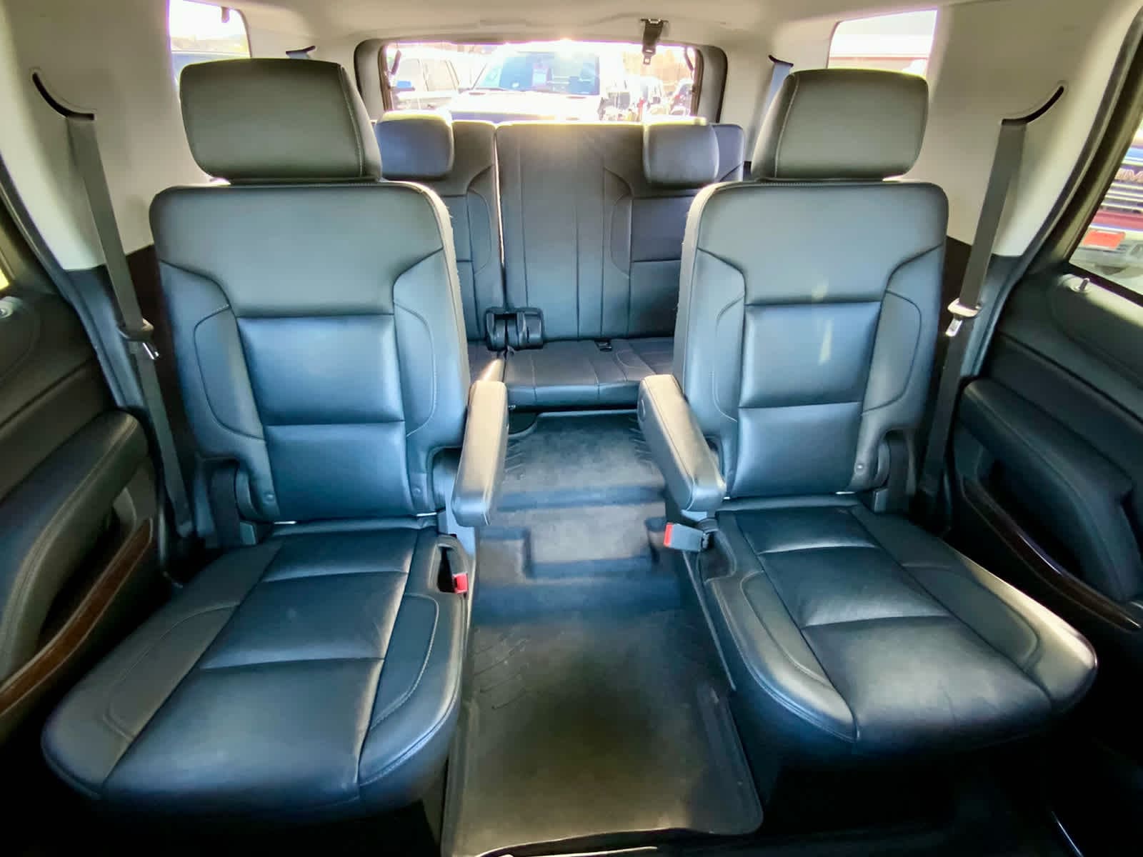 Thumbnail: 2019 Chevrolet Tahoe - 32