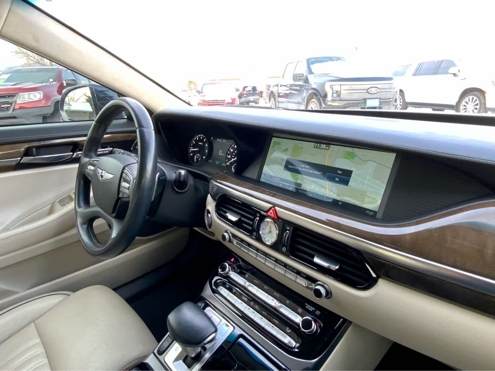 Thumbnail: 2017 Genesis G90 - 44