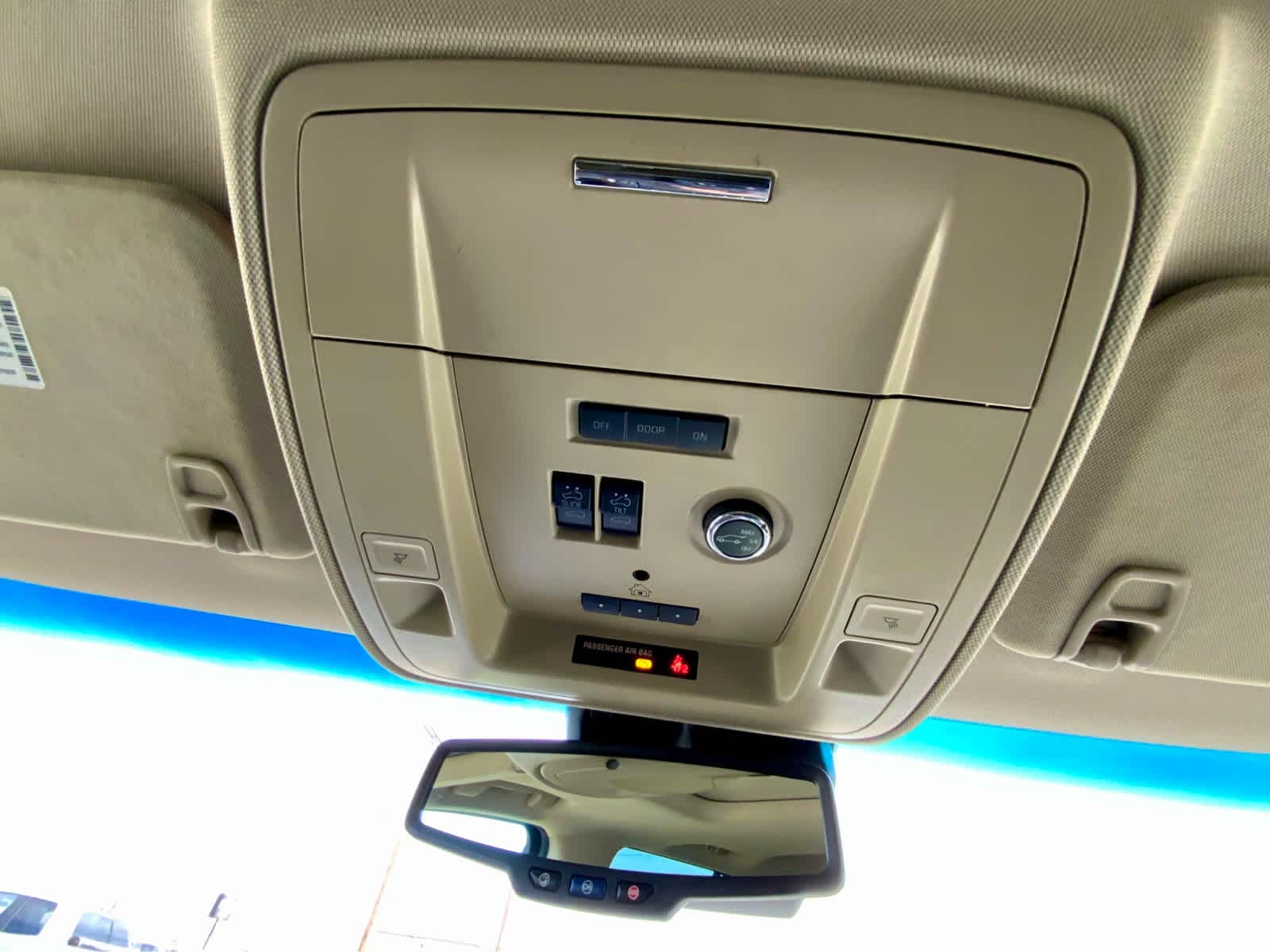 Thumbnail: 2015 Chevrolet Tahoe - 38