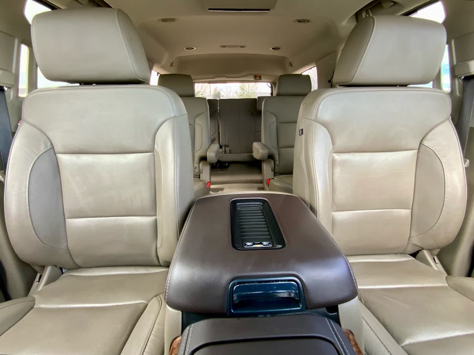Thumbnail: 2020 Chevrolet Tahoe - 34