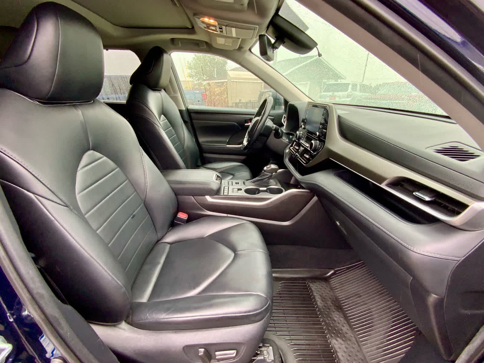 Thumbnail: 2021 Toyota Highlander - 26