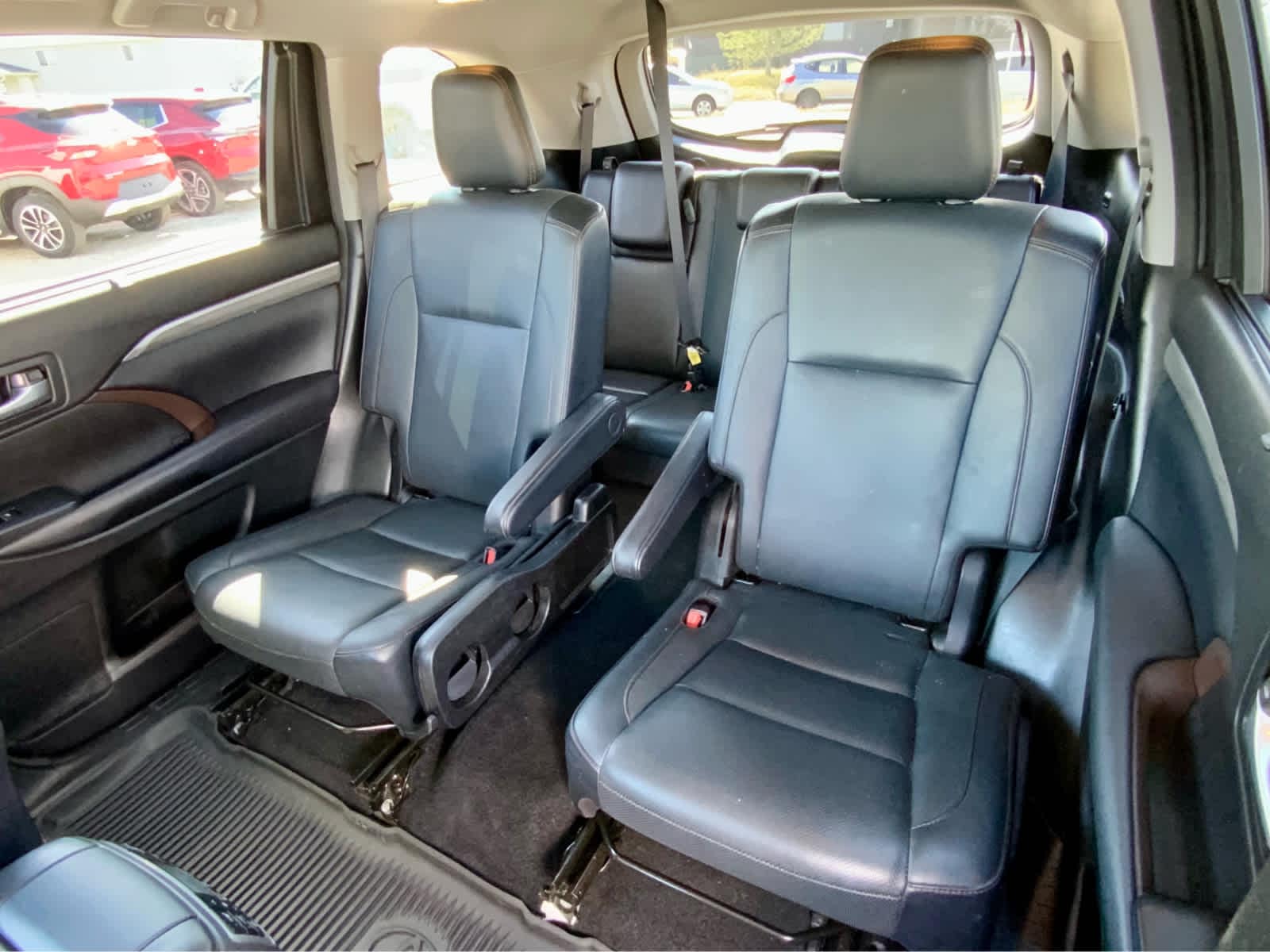 Thumbnail: 2018 Toyota Highlander - 29