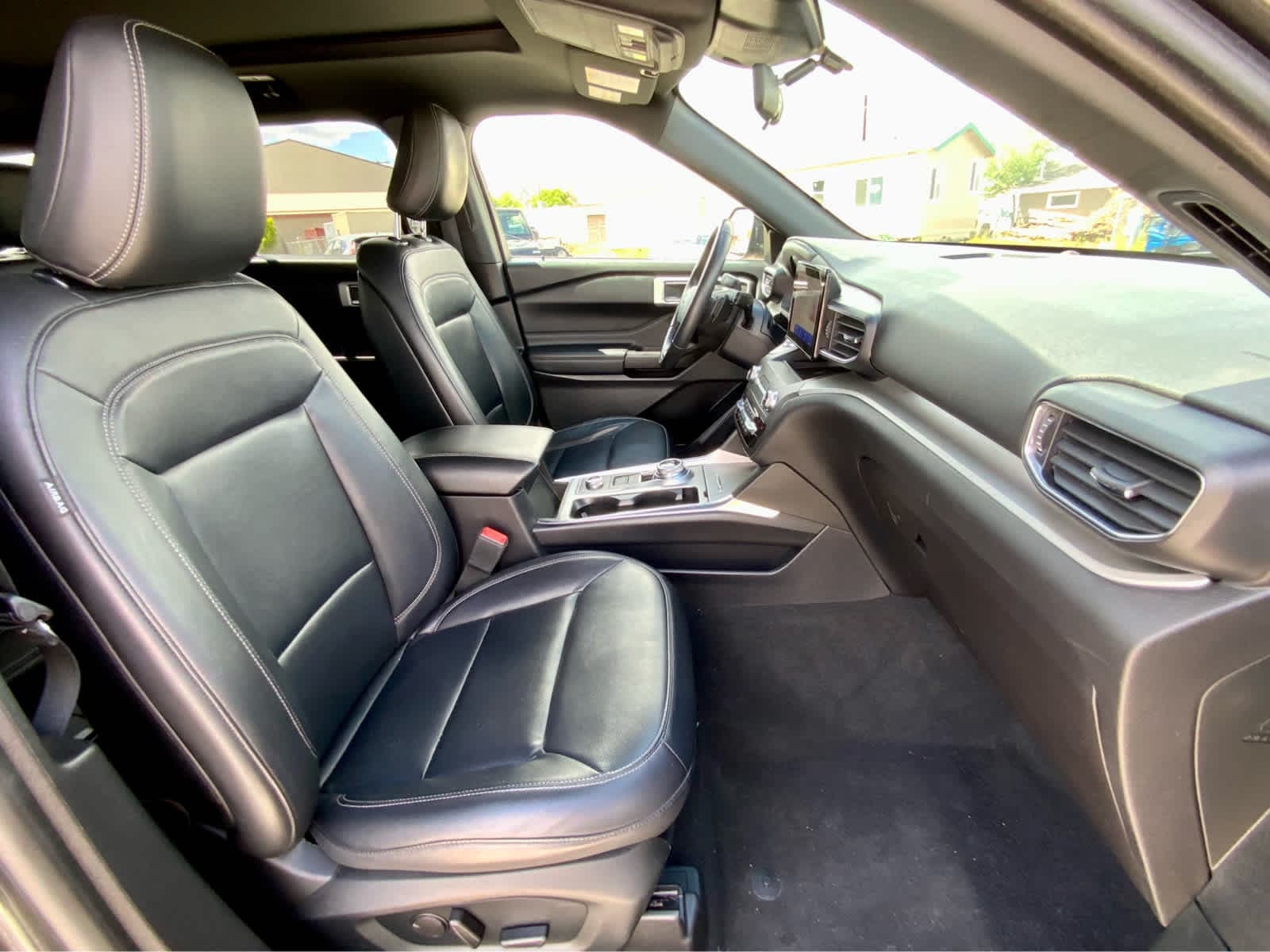 Thumbnail: 2020 Ford Explorer - 27