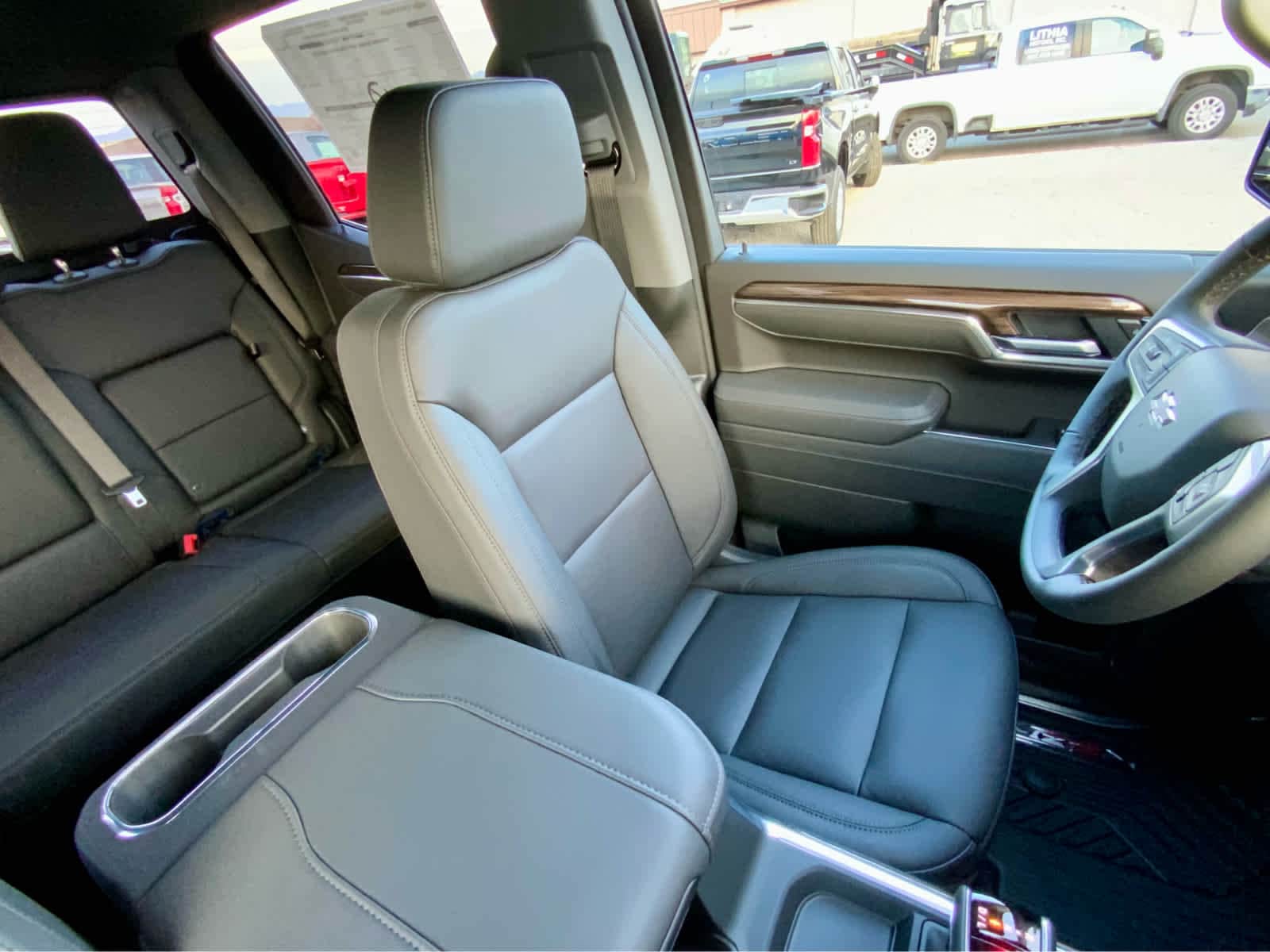 Thumbnail: 2026 Chevrolet Silverado 1500 - 35