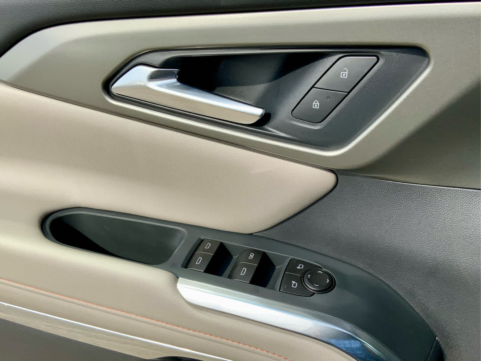 Thumbnail: 2026 Chevrolet Traverse - 49