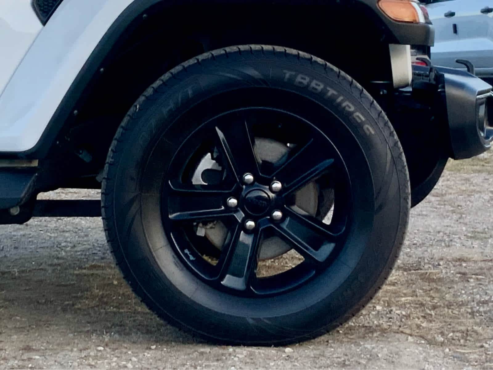 Thumbnail: 2021 Jeep Wrangler - 21