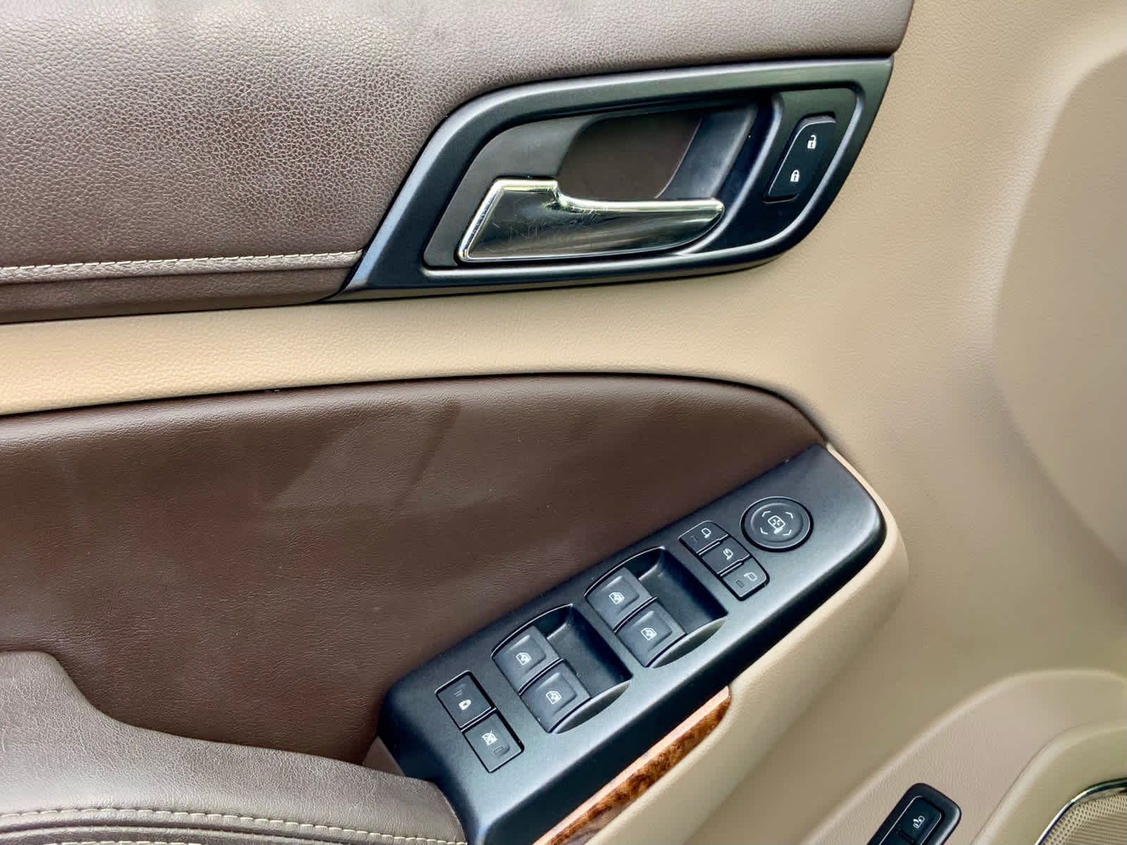 Thumbnail: 2015 Chevrolet Tahoe - 42