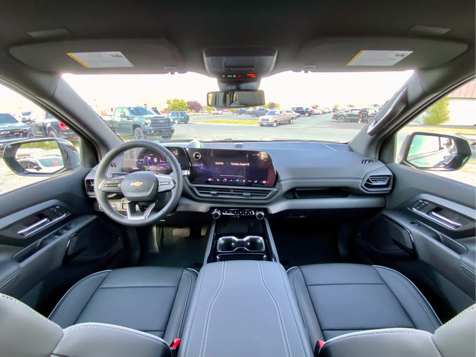 Thumbnail: 2026 Chevrolet Silverado EV - 34