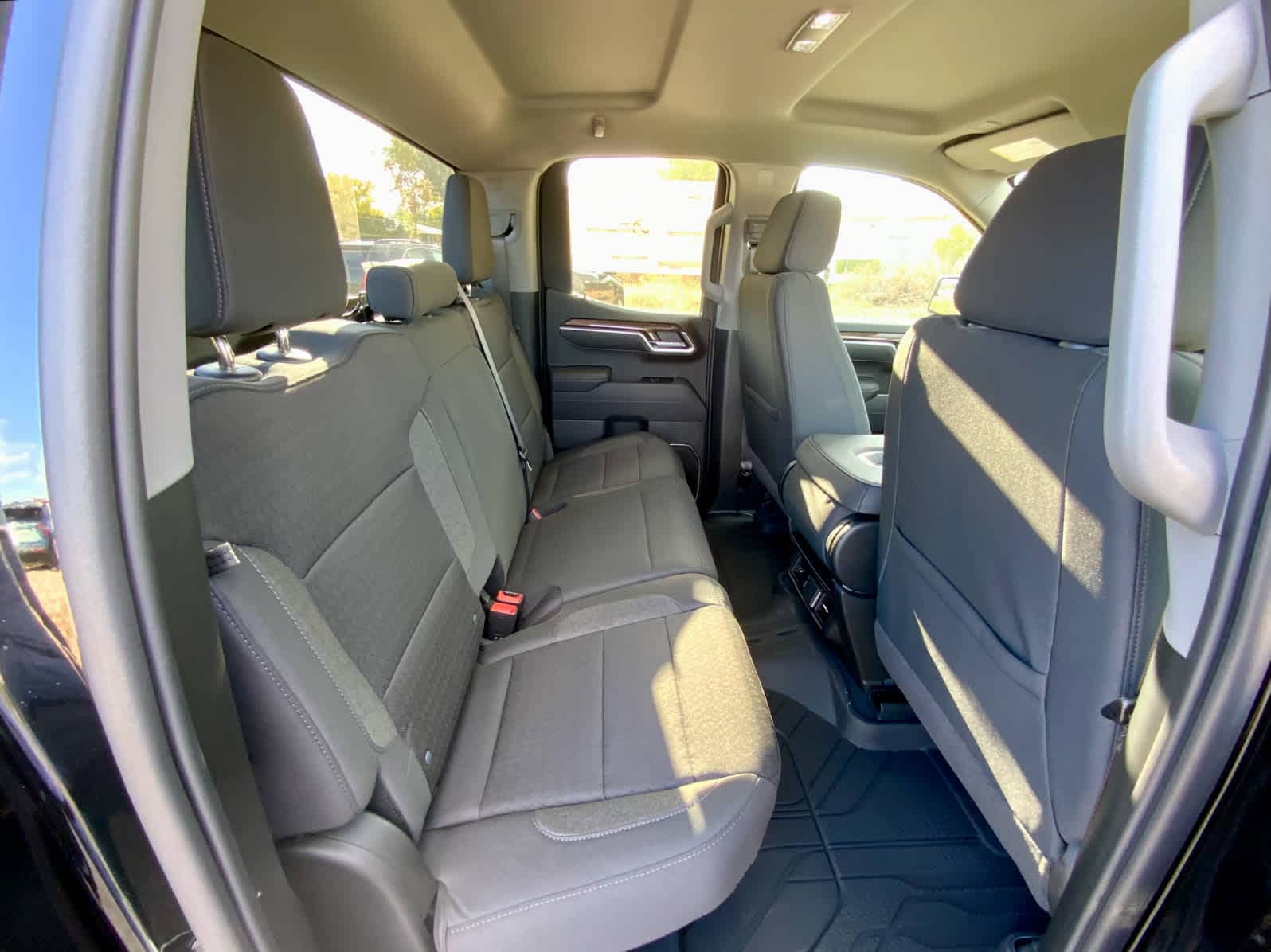 Thumbnail: 2026 Chevrolet Silverado 1500 - 29