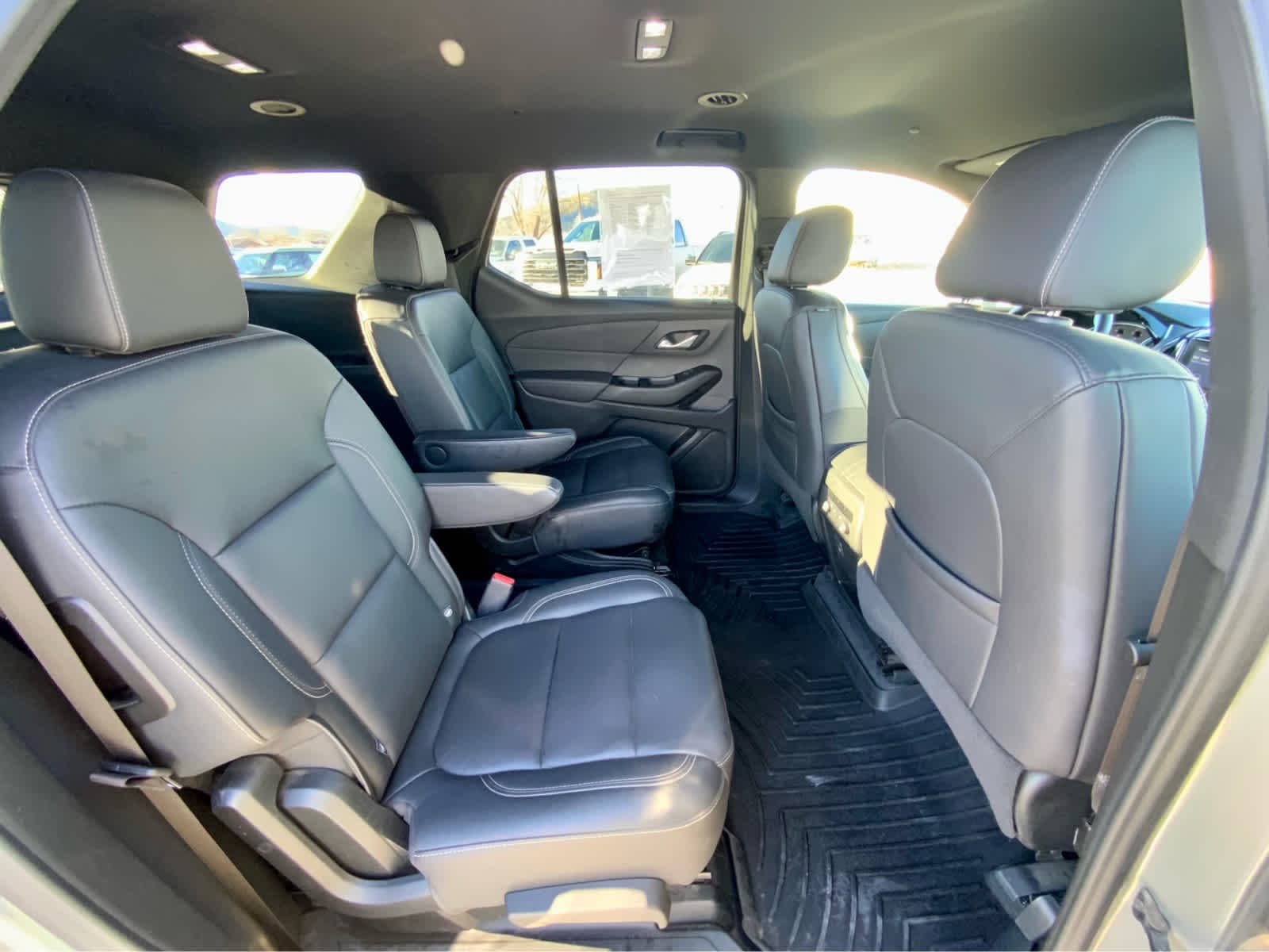 Thumbnail: 2023 Chevrolet Traverse - 28