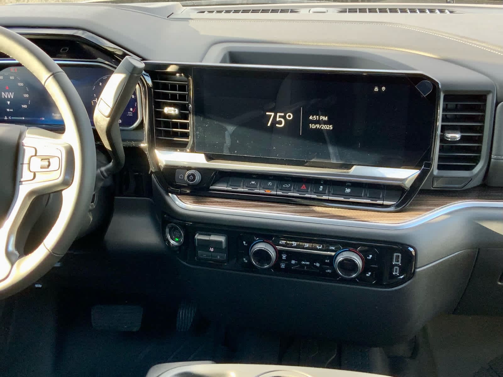 Thumbnail: 2026 Chevrolet Silverado 1500 - 46