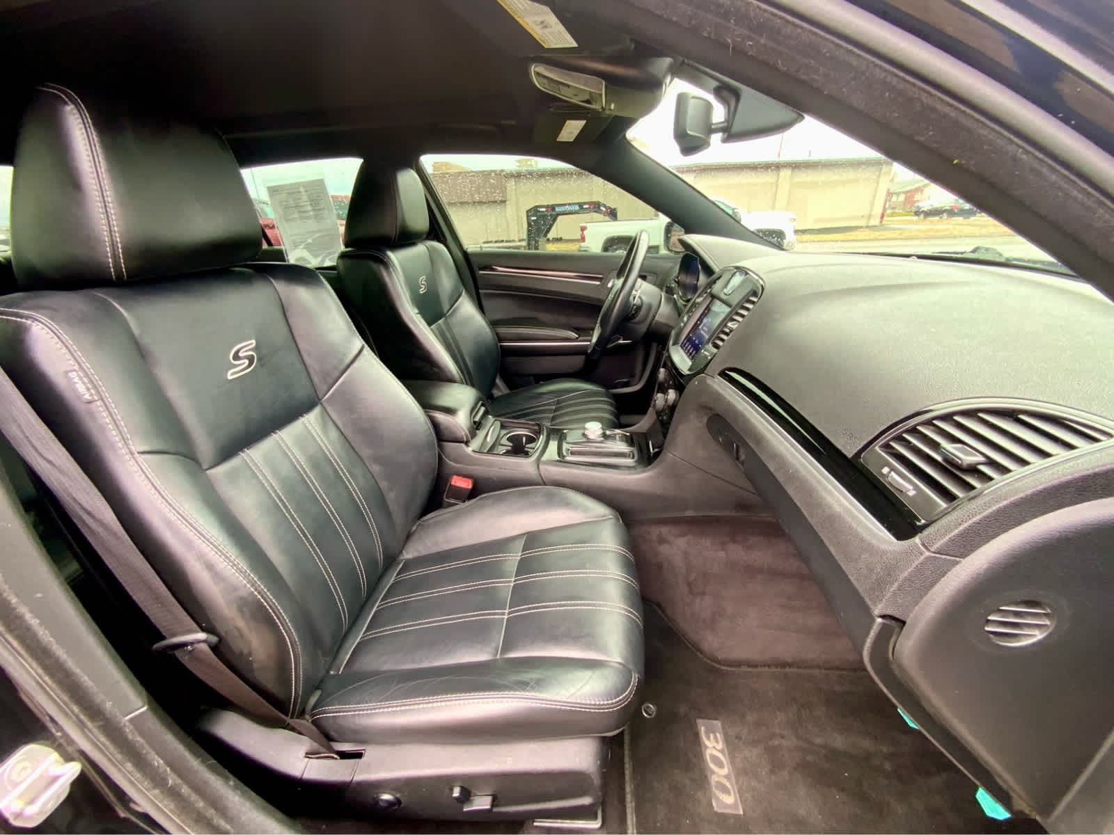 Thumbnail: 2017 Chrysler 300 - 24