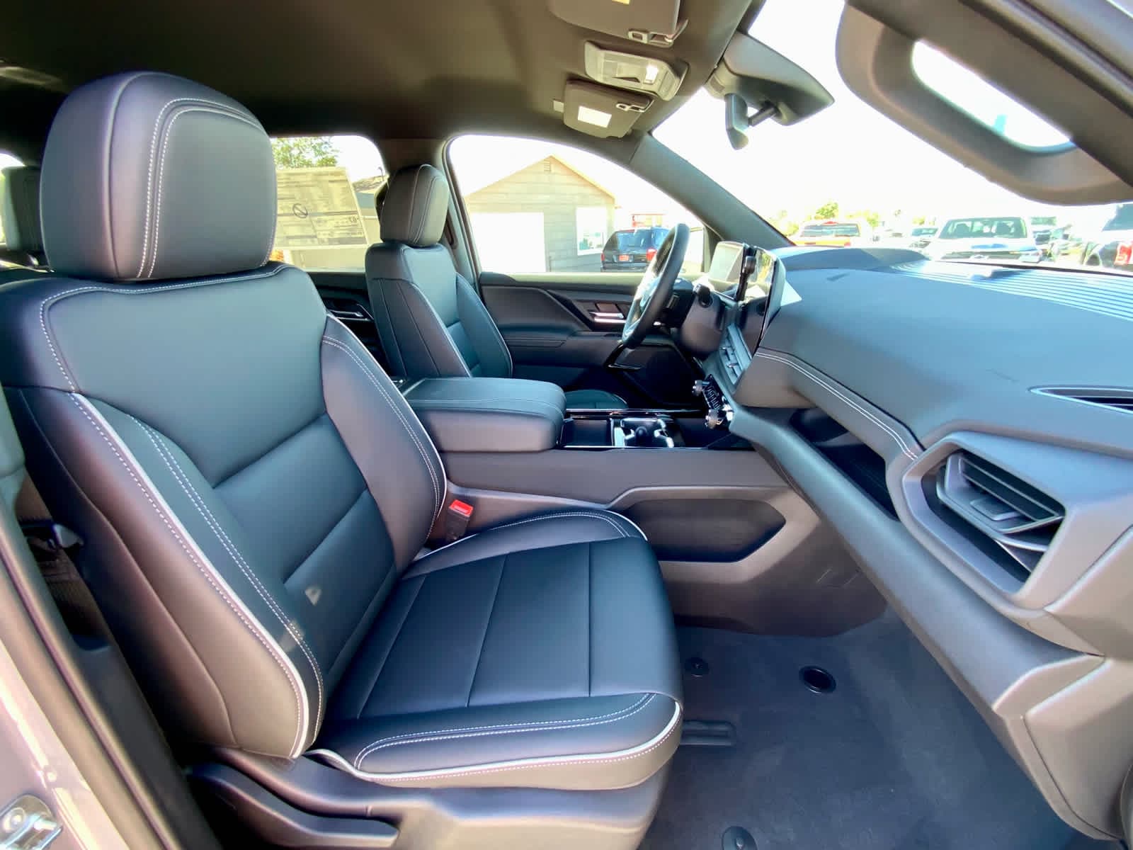 Thumbnail: 2026 Chevrolet Silverado EV - 28