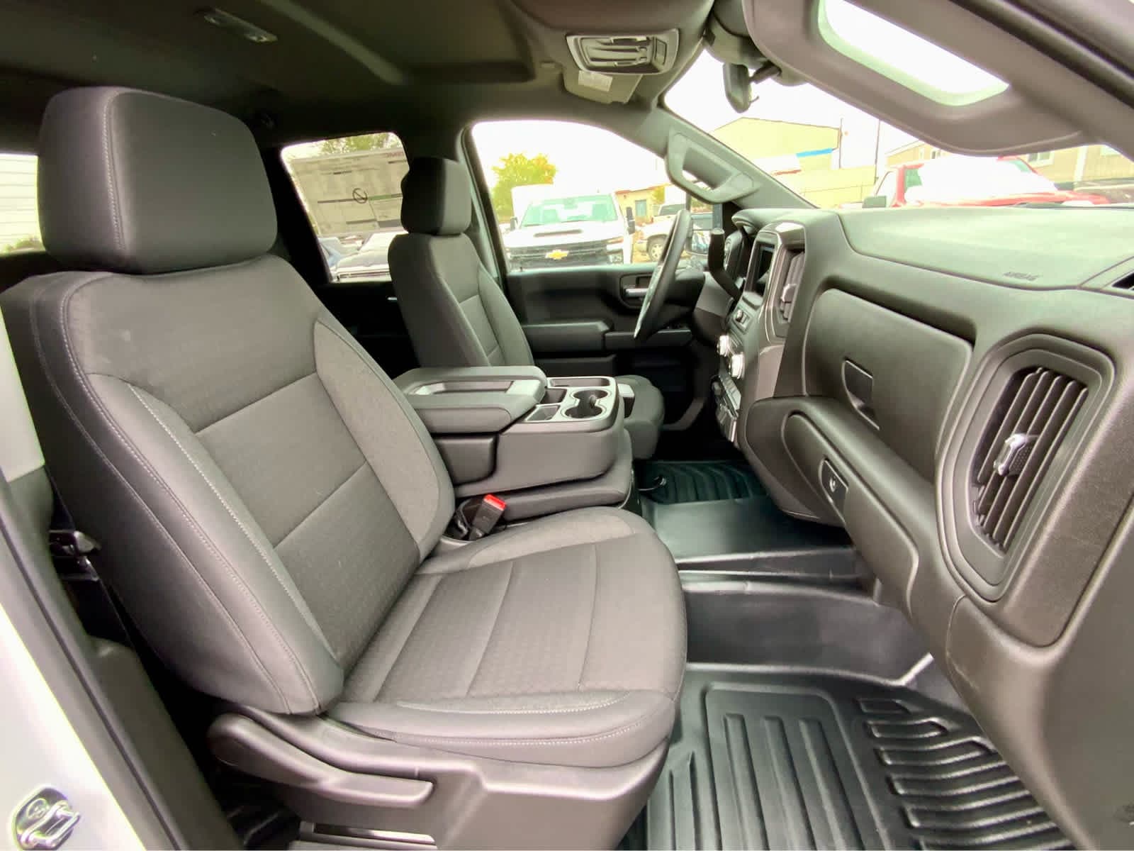 Thumbnail: 2026 GMC Sierra 2500 - 32