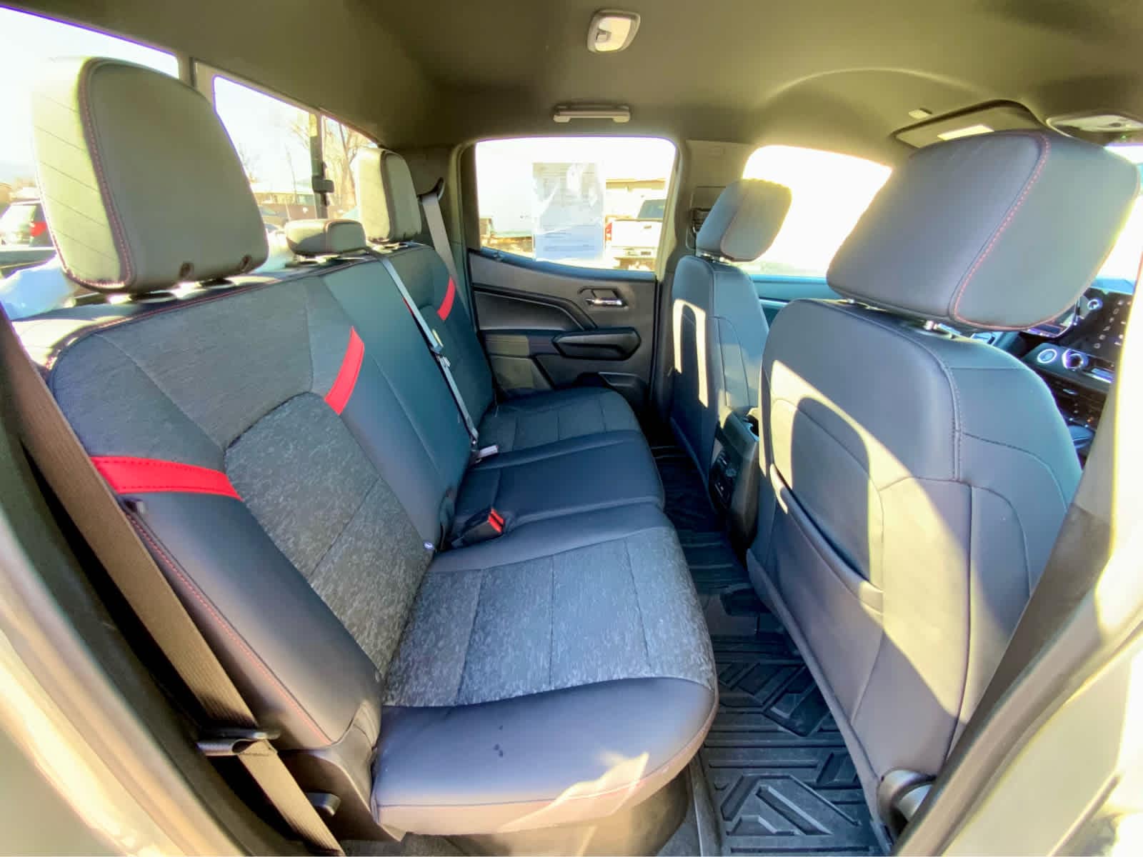 Thumbnail: 2024 Chevrolet Colorado - 30