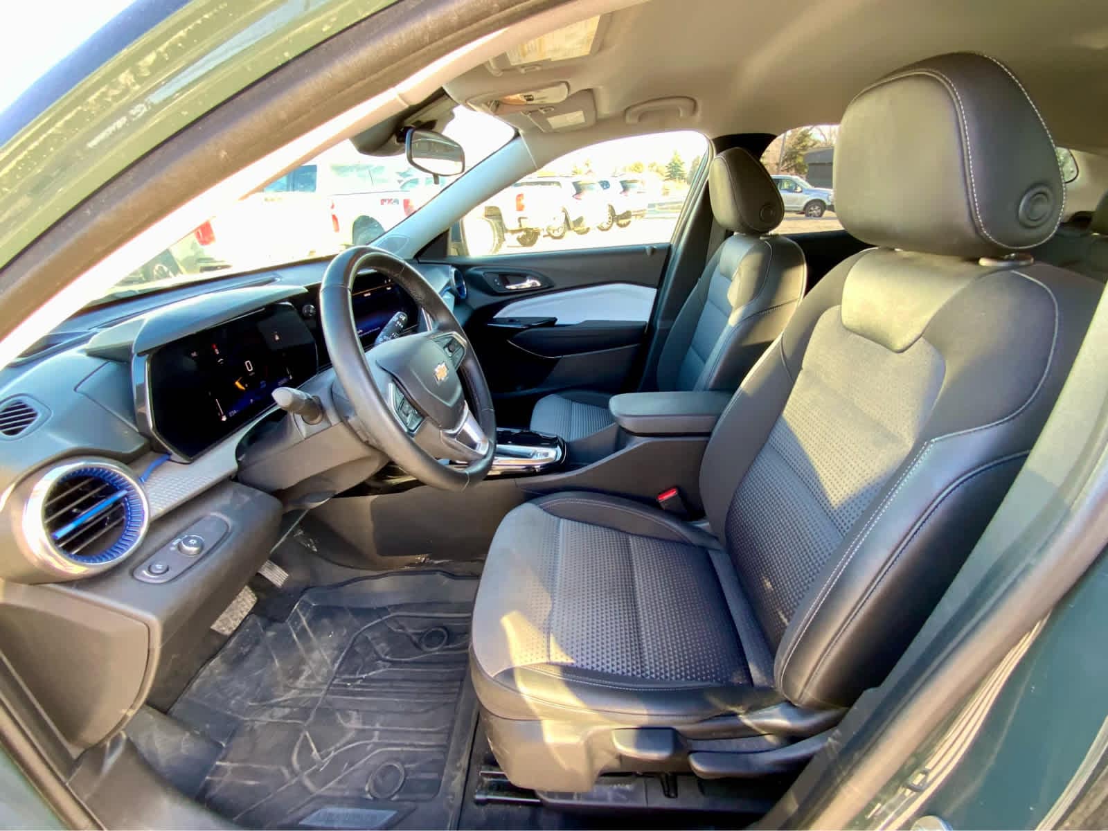 Thumbnail: 2025 Chevrolet Trax - 17