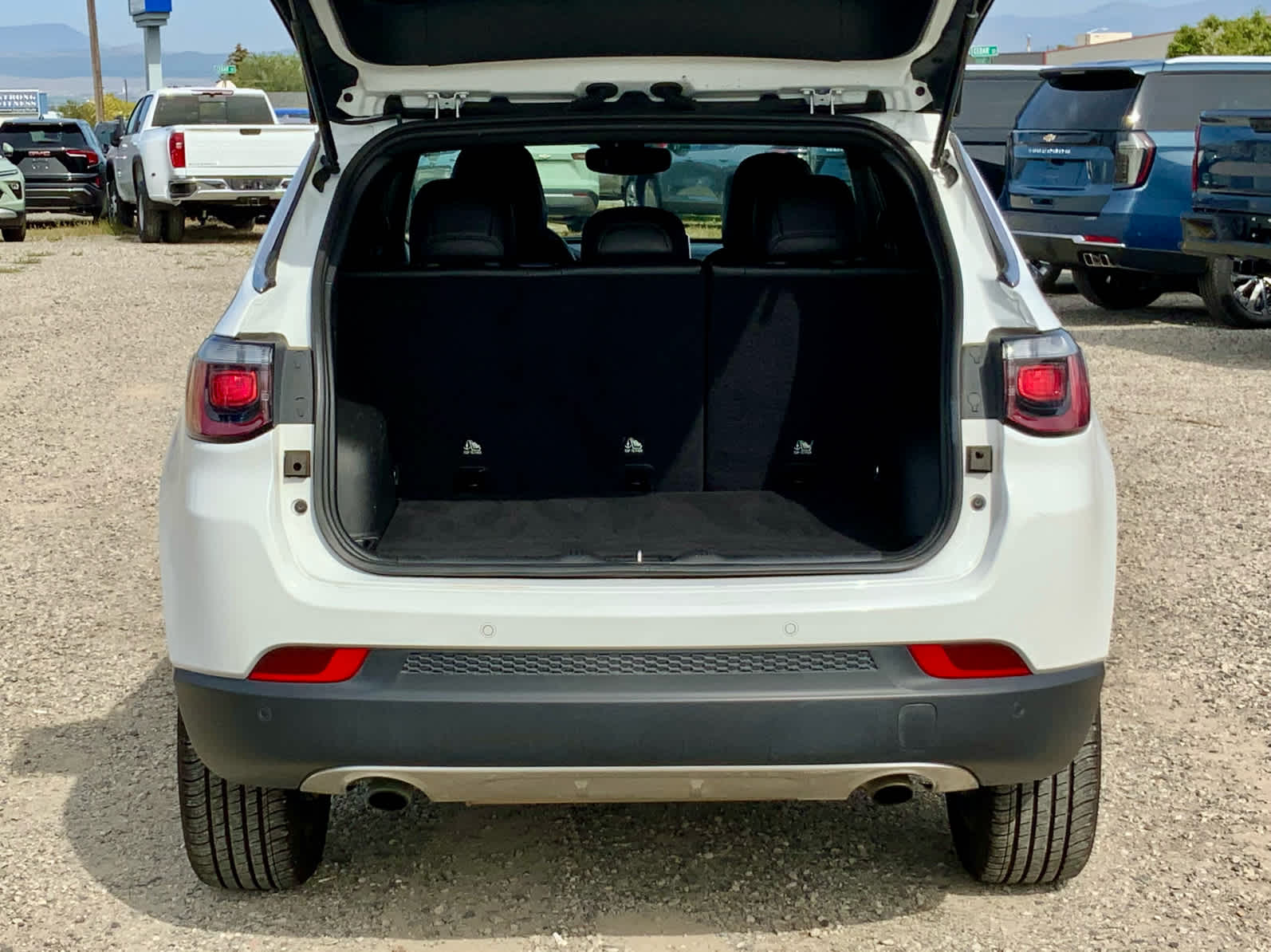 Thumbnail: 2023 Jeep Compass - 17