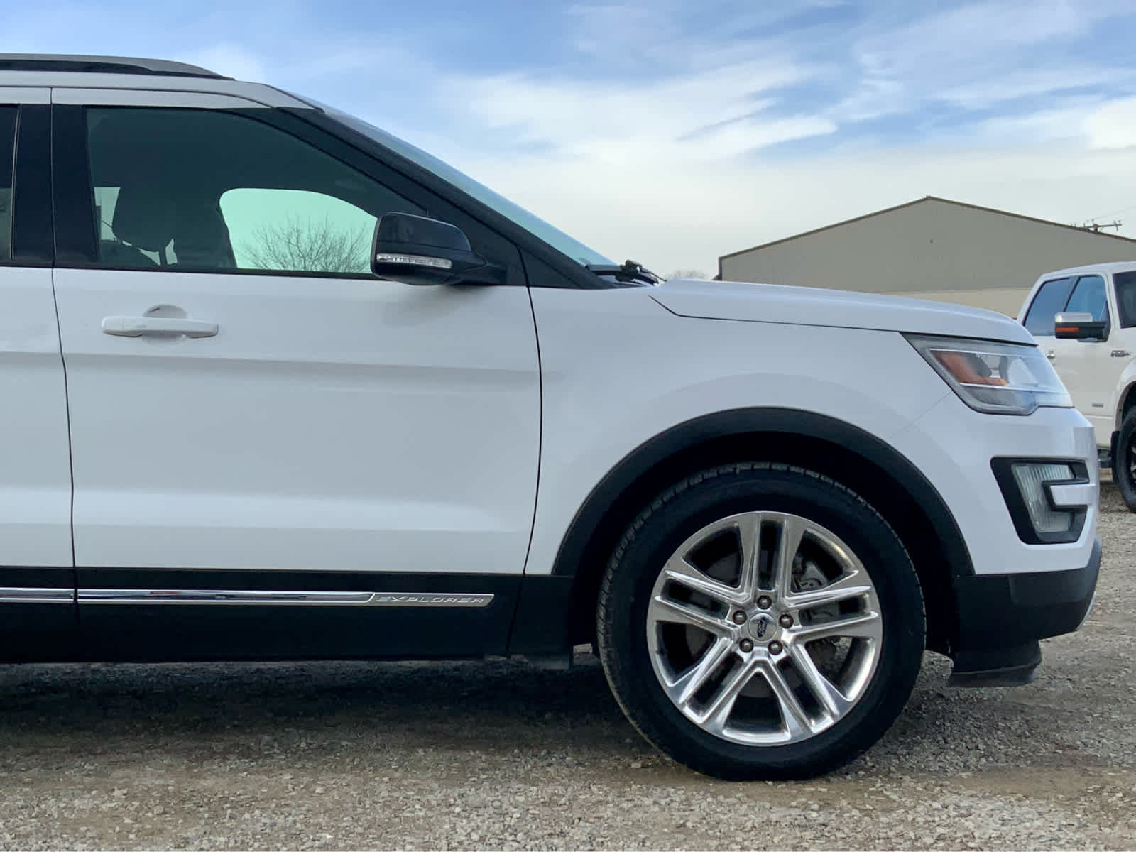 Thumbnail: 2017 Ford Explorer - 10