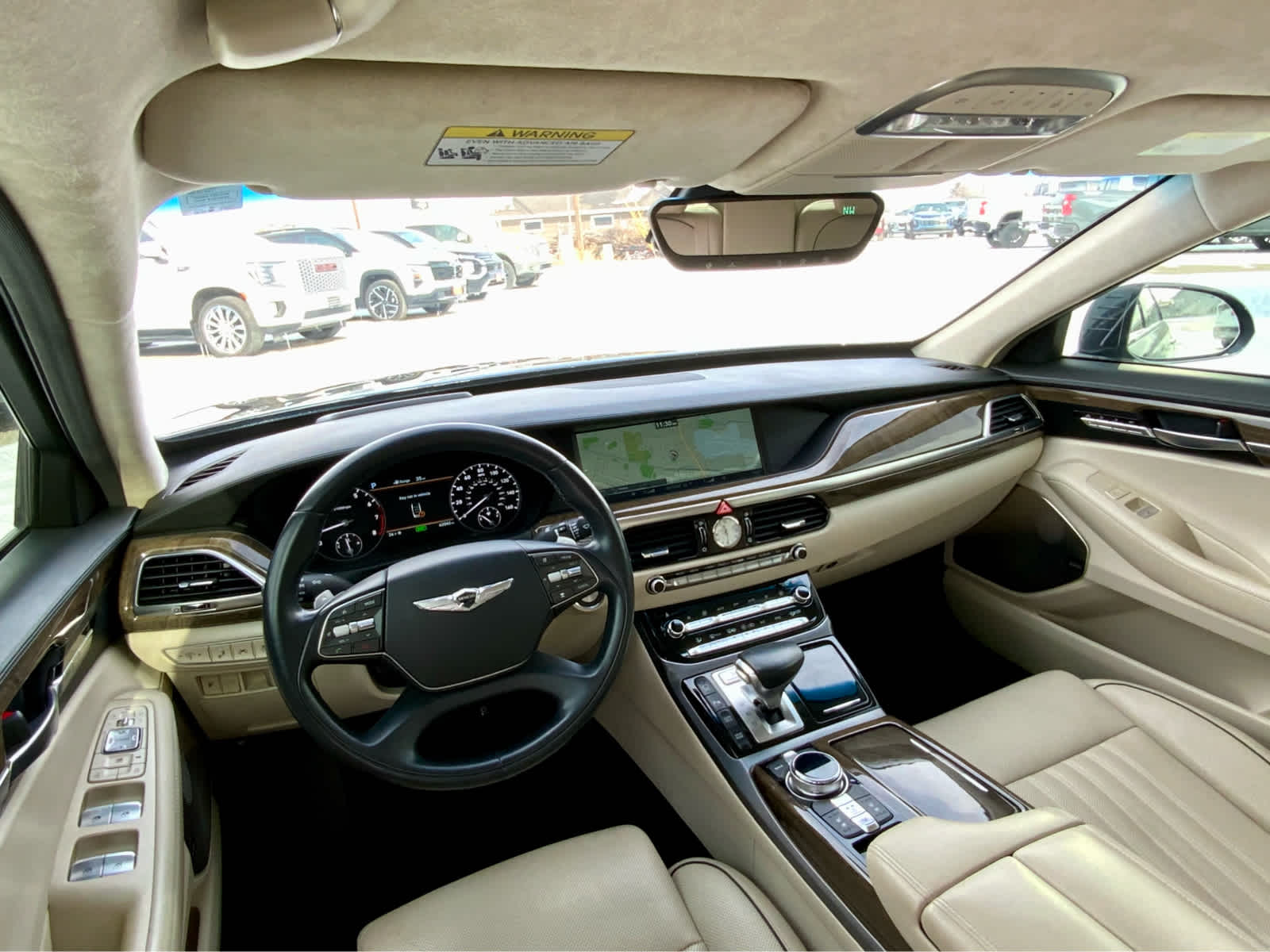 Thumbnail: 2017 Genesis G90 - 34