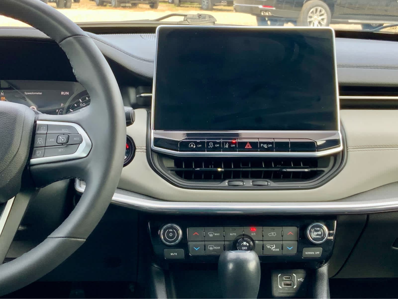 Thumbnail: 2023 Jeep Compass - 45