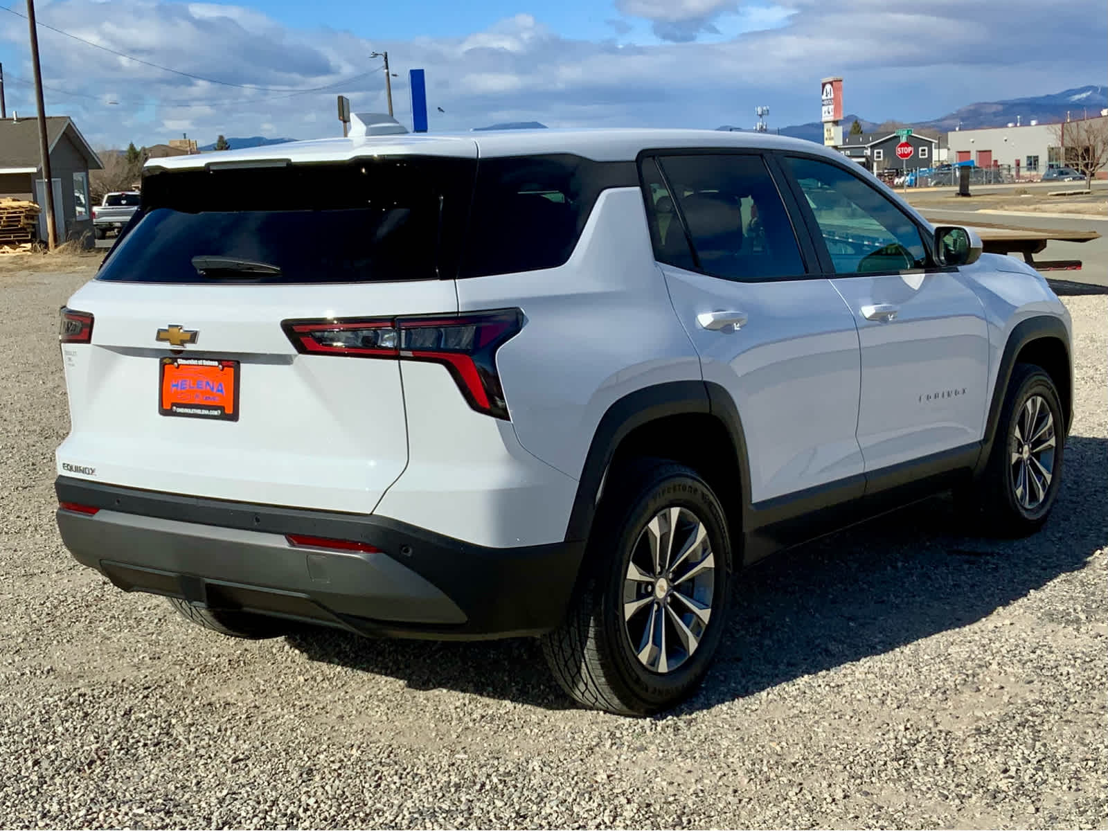 2025 Chevrolet Equinox LT photo 2