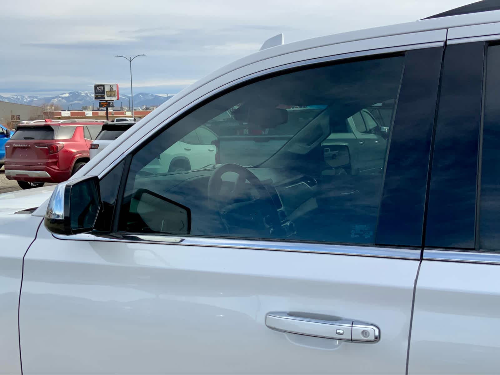 Thumbnail: 2020 Chevrolet Tahoe - 26