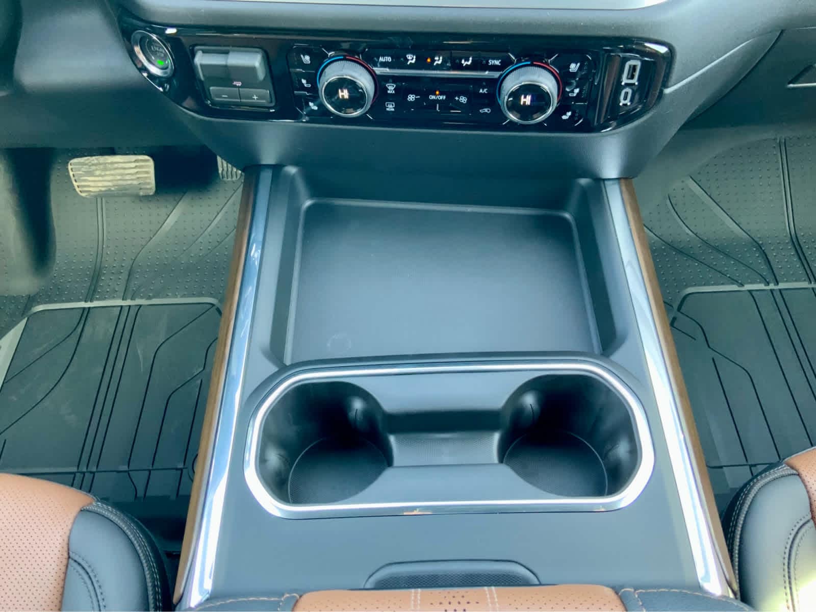 Thumbnail: 2026 Chevrolet Silverado 3500 - 45