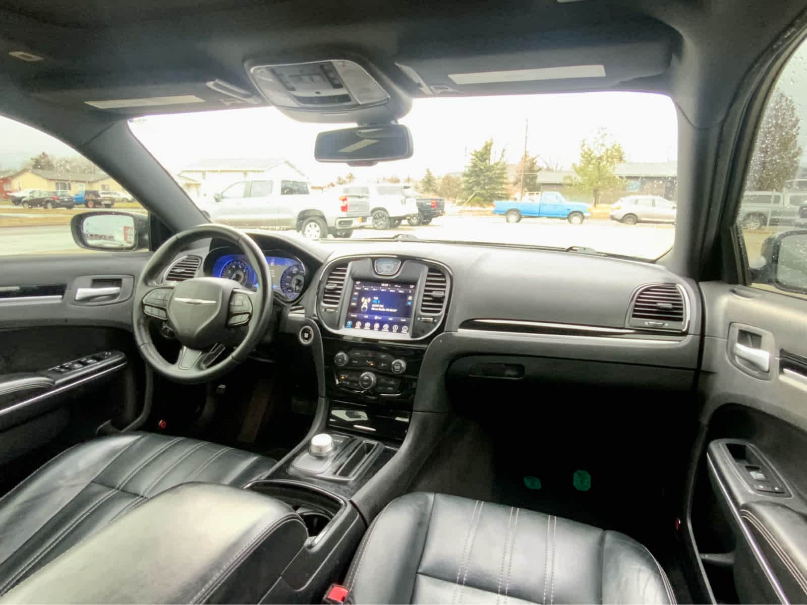 Thumbnail: 2017 Chrysler 300 - 32