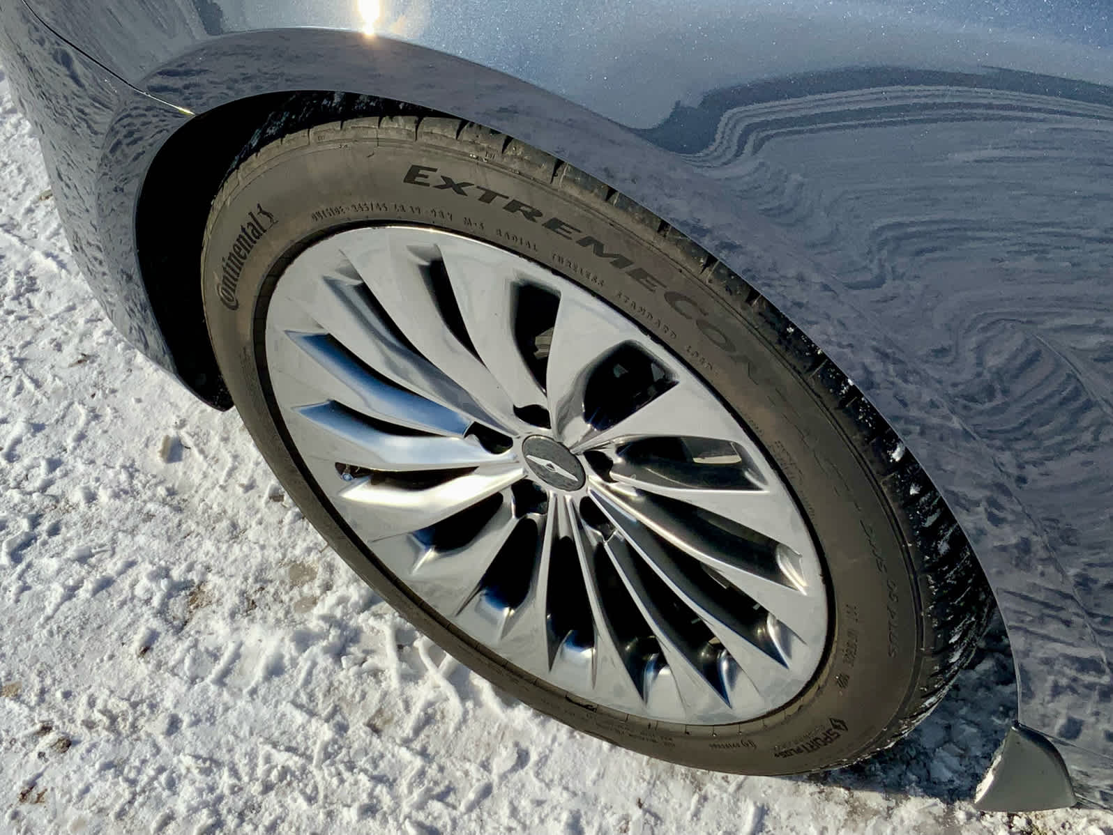 Thumbnail: 2017 Genesis G90 - 17