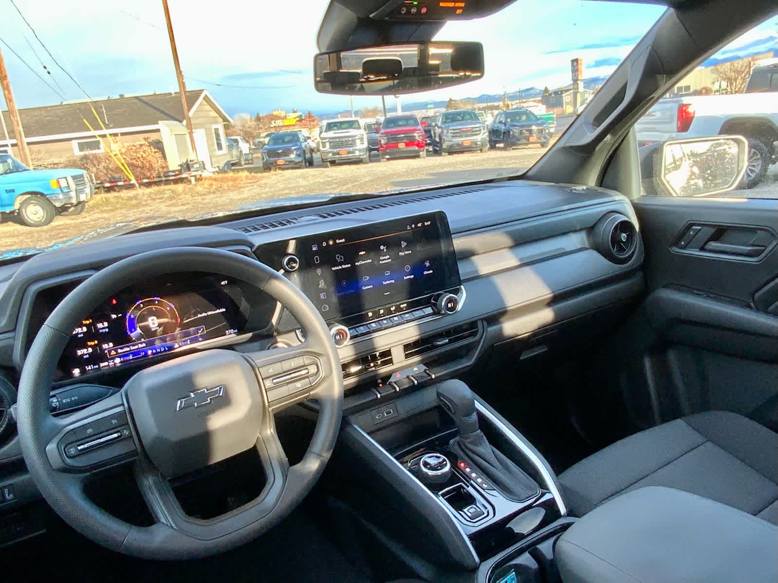 Thumbnail: 2026 Chevrolet Colorado - 32