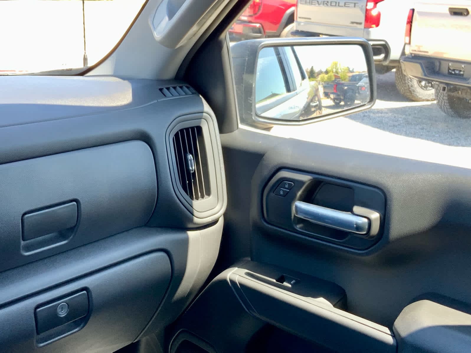 Thumbnail: 2026 Chevrolet Silverado 1500 - 37