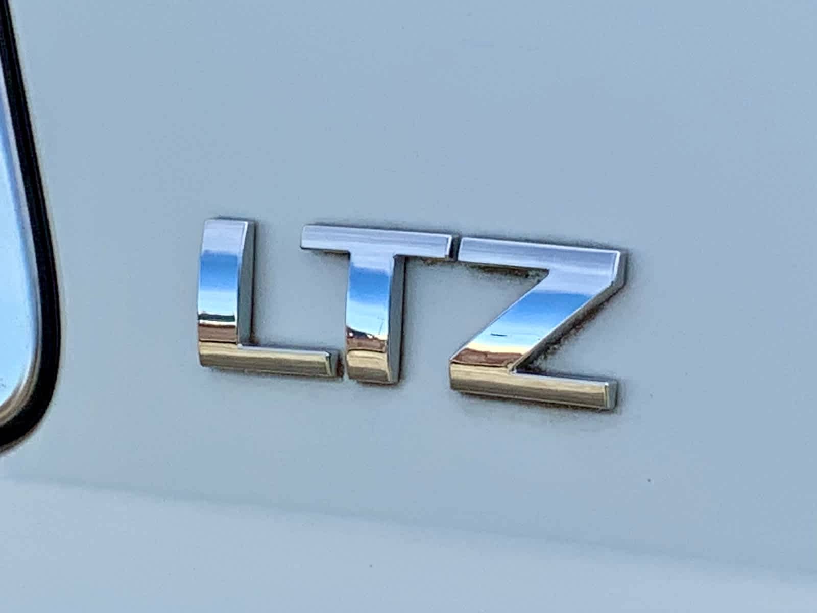 Thumbnail: 2015 Chevrolet Tahoe - 20