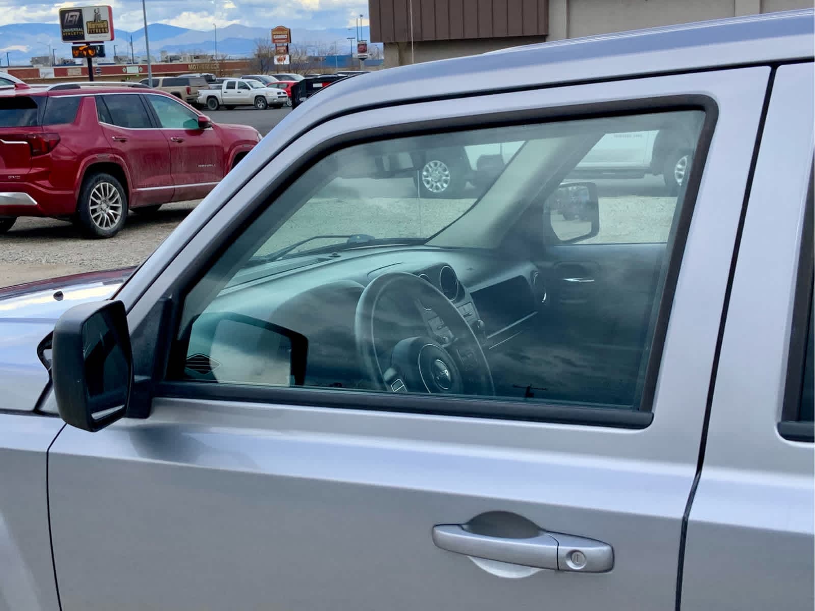 Thumbnail: 2016 Jeep Patriot - 11