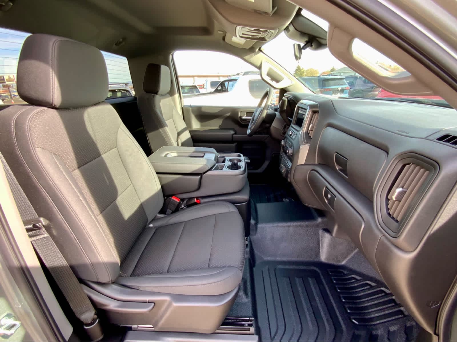 Thumbnail: 2026 Chevrolet Silverado 1500 - 31