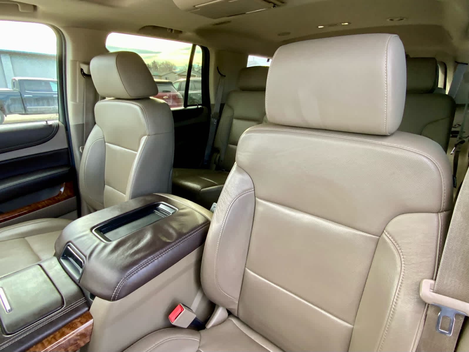 Thumbnail: 2015 Chevrolet Tahoe - 27