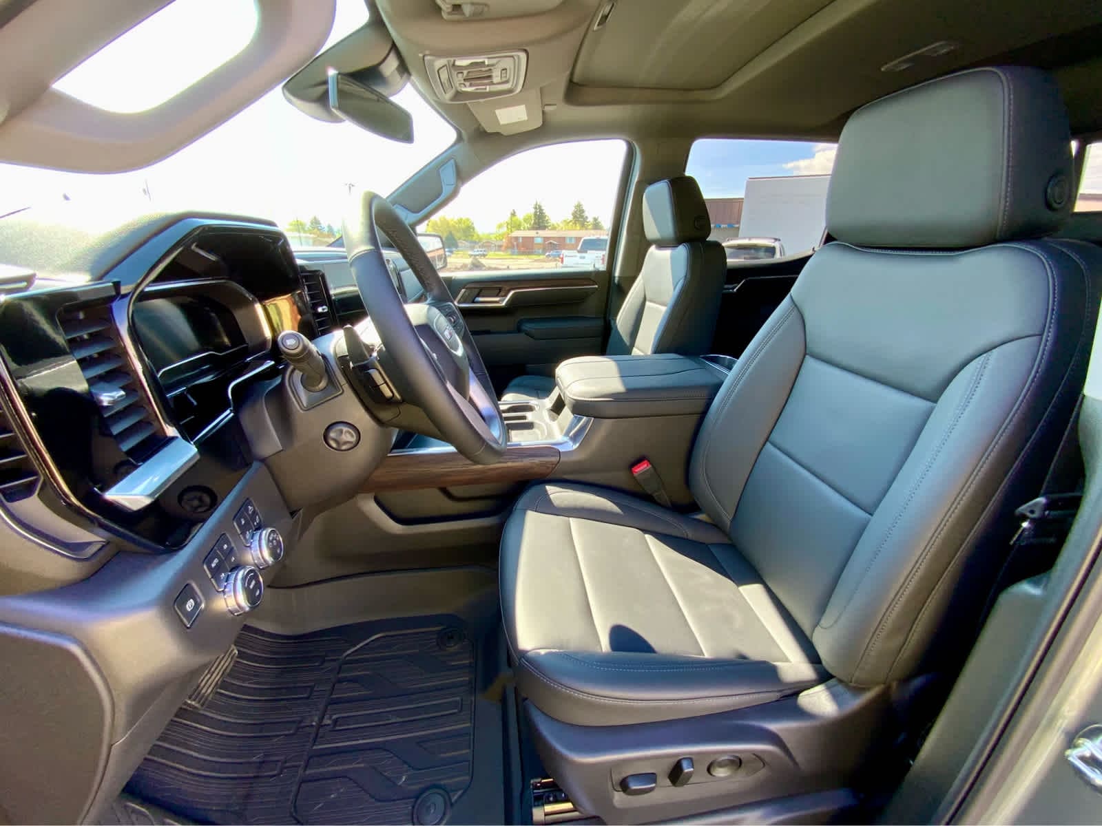 2025 GMC Sierra 1500 SLT 30
