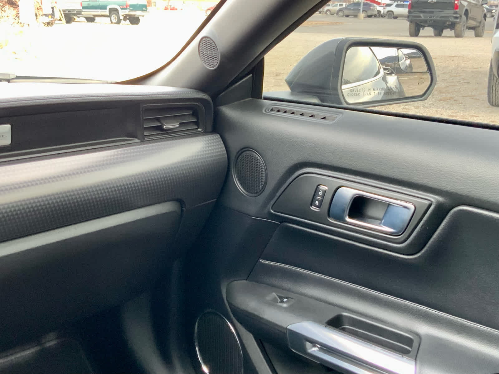 Thumbnail: 2018 Ford Mustang - 34