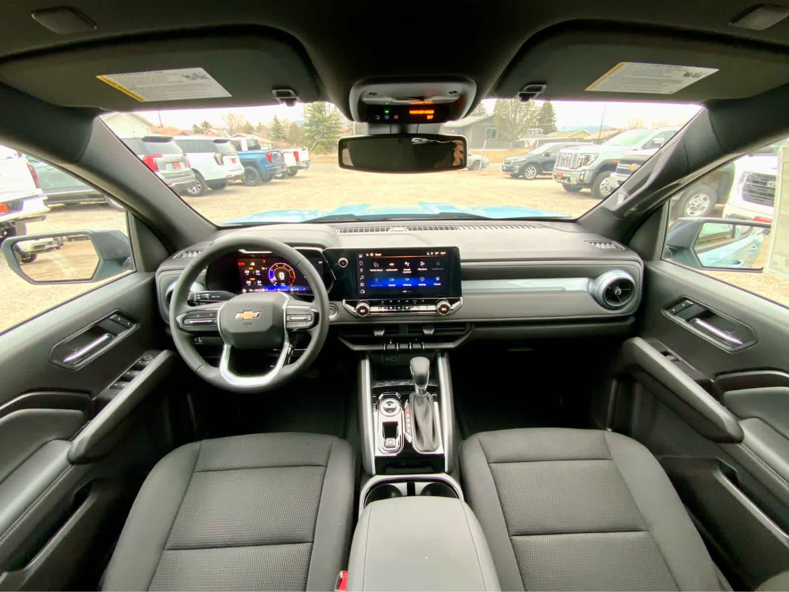 Thumbnail: 2026 Chevrolet Colorado - 32